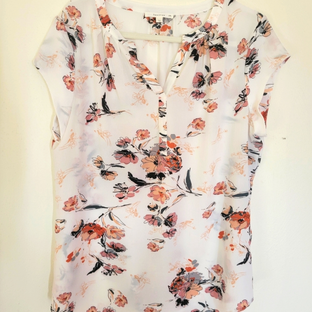 Beautiful short-sleeved blouse